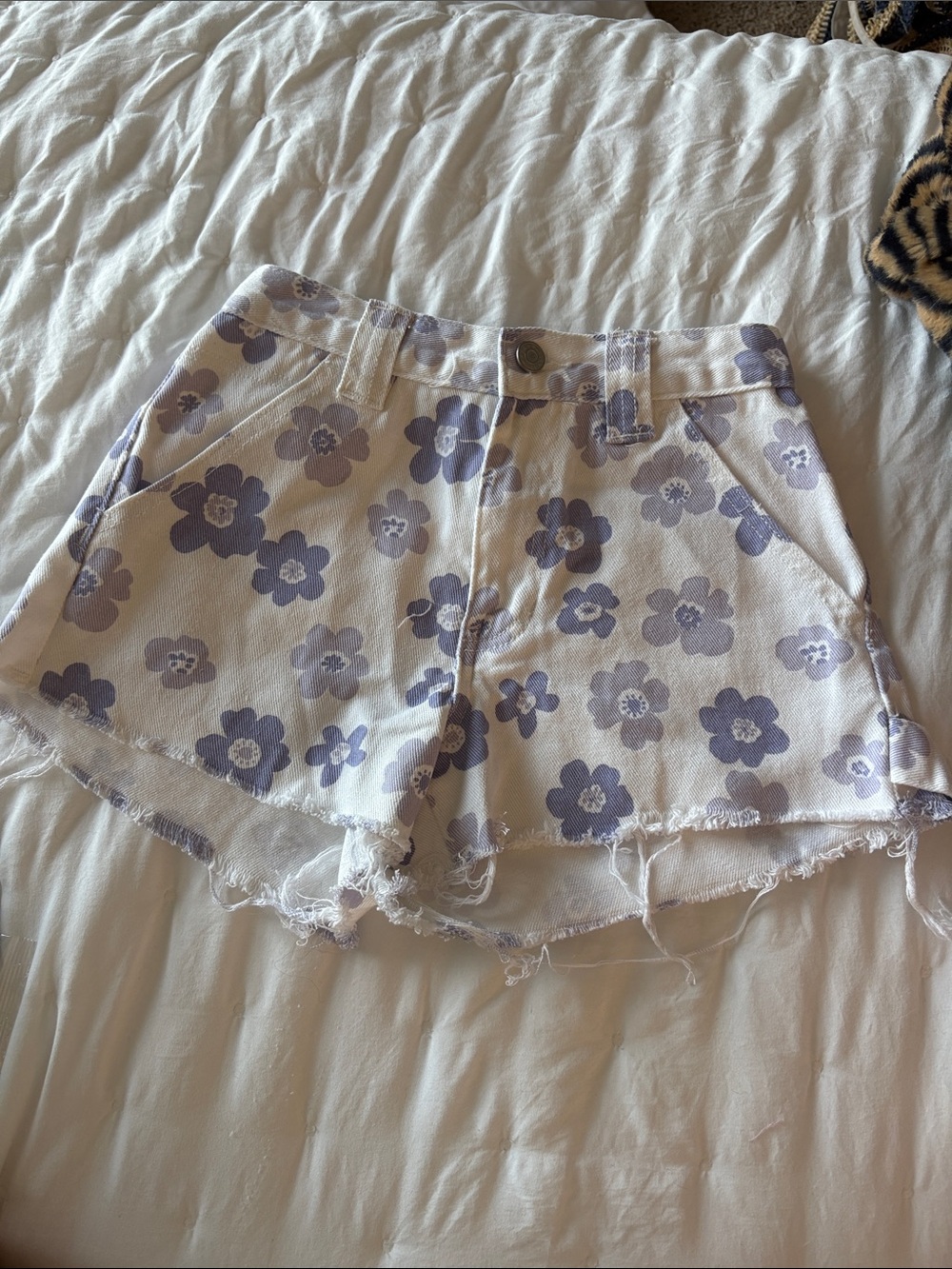 Denim  Print Frayed Hem Women's Shorts - Lavender on White